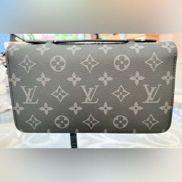 Source Unknown Black and Gray Monogram Clutch BNIB - Picture 9 of 9